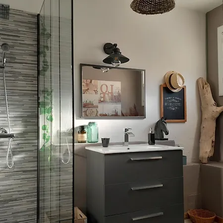 לינה וארוחת בוקר La Norelie Saint-Sulpice-de-Royan